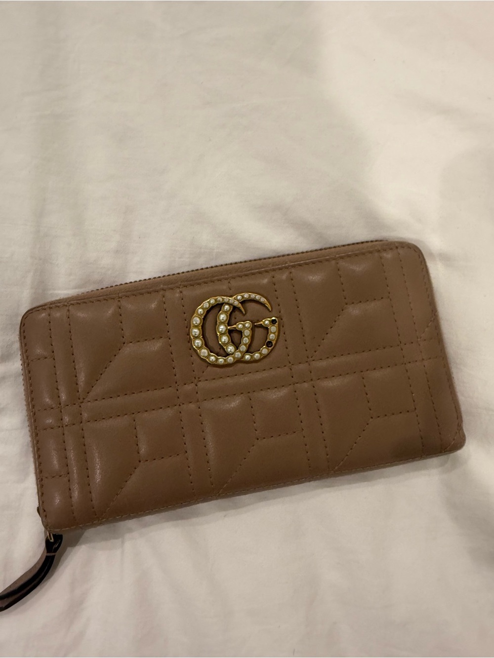 Gucci GG Marmont Matelassé Chevron Faux Pearl Accent Continental Wallet